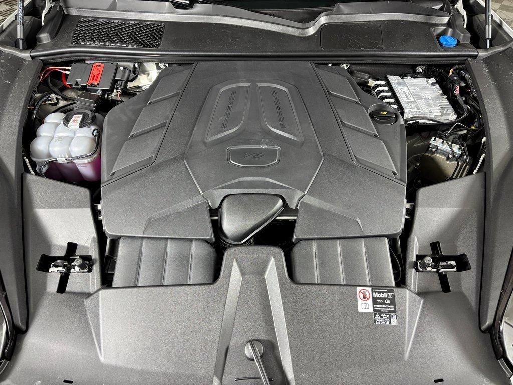 Certified 2026 Porsche Cayenne AWD/4WD image 39