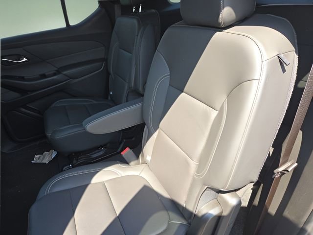Used 2023 Chevrolet Traverse LT image 28