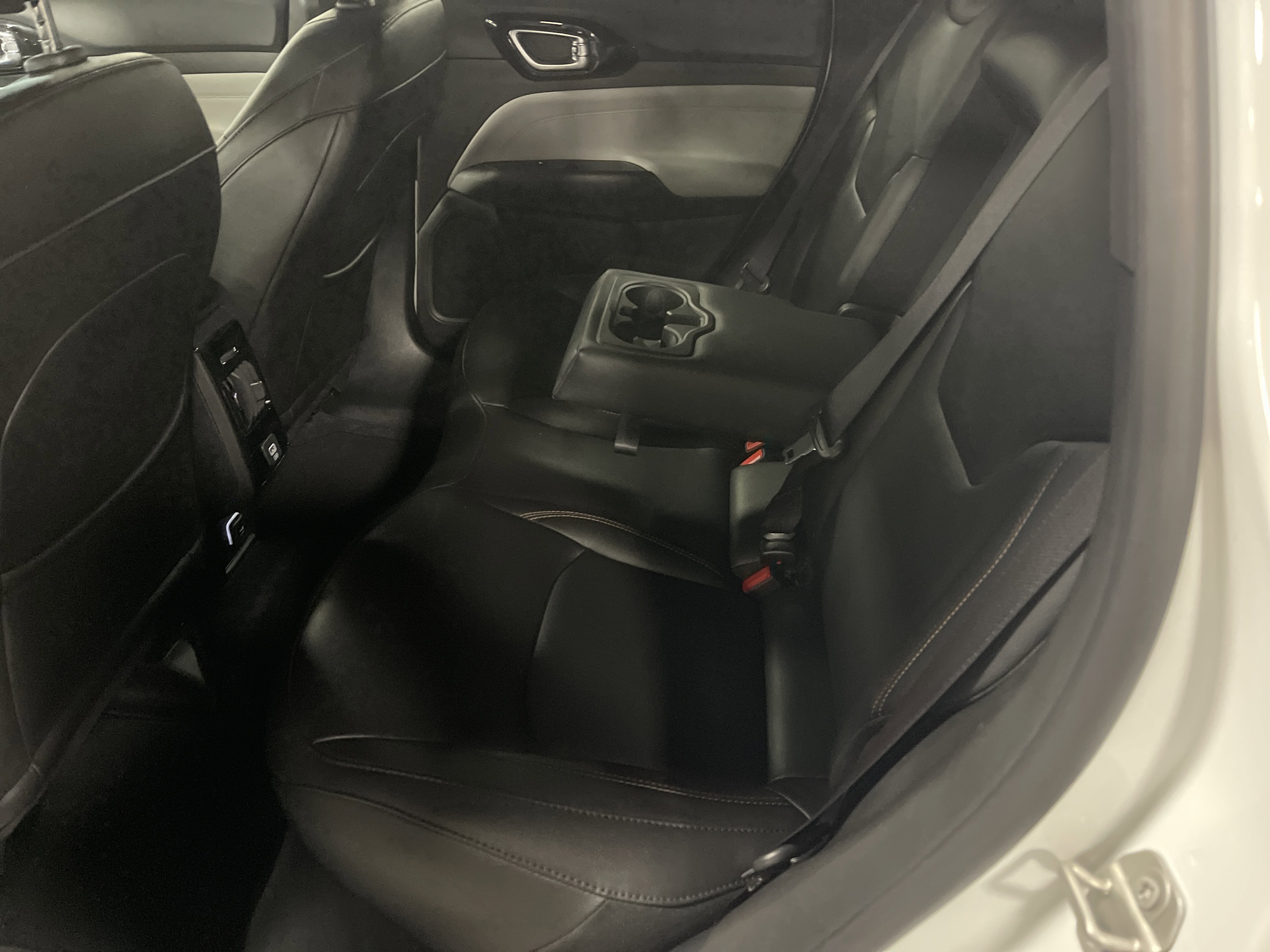 Used 2024 Jeep Compass Limited image 11