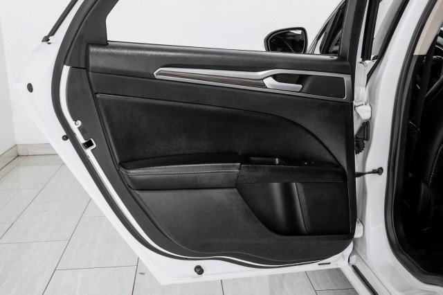 Used 2020 Ford Fusion SEL FWD image 46