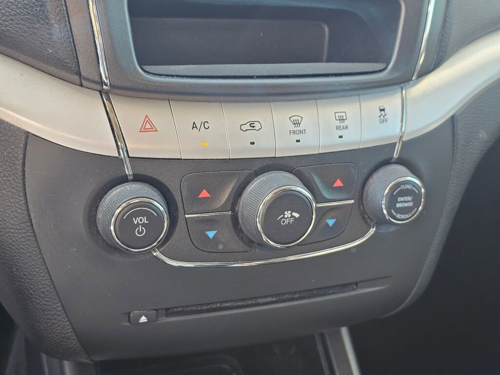 Used 2019 Dodge Journey SE image 34