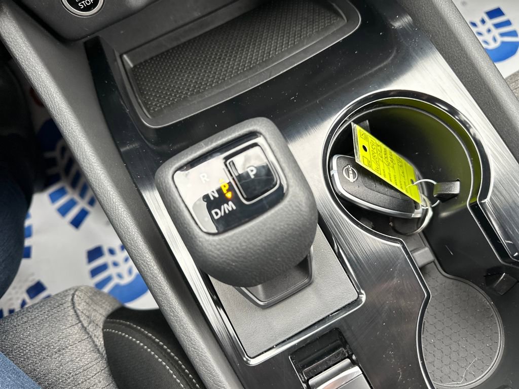 Used 2023 Nissan Rogue SV image 25