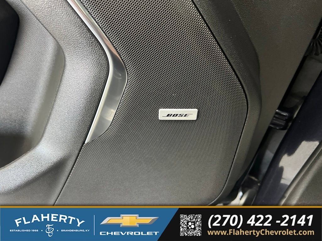 Used 2025 Chevrolet Suburban Premier AWD/4WD image 24