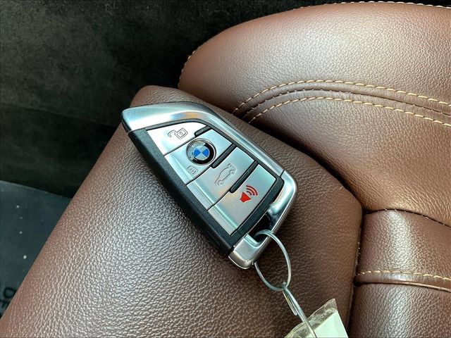 Used 2022 BMW X7 M50i AWD/4WD image 38