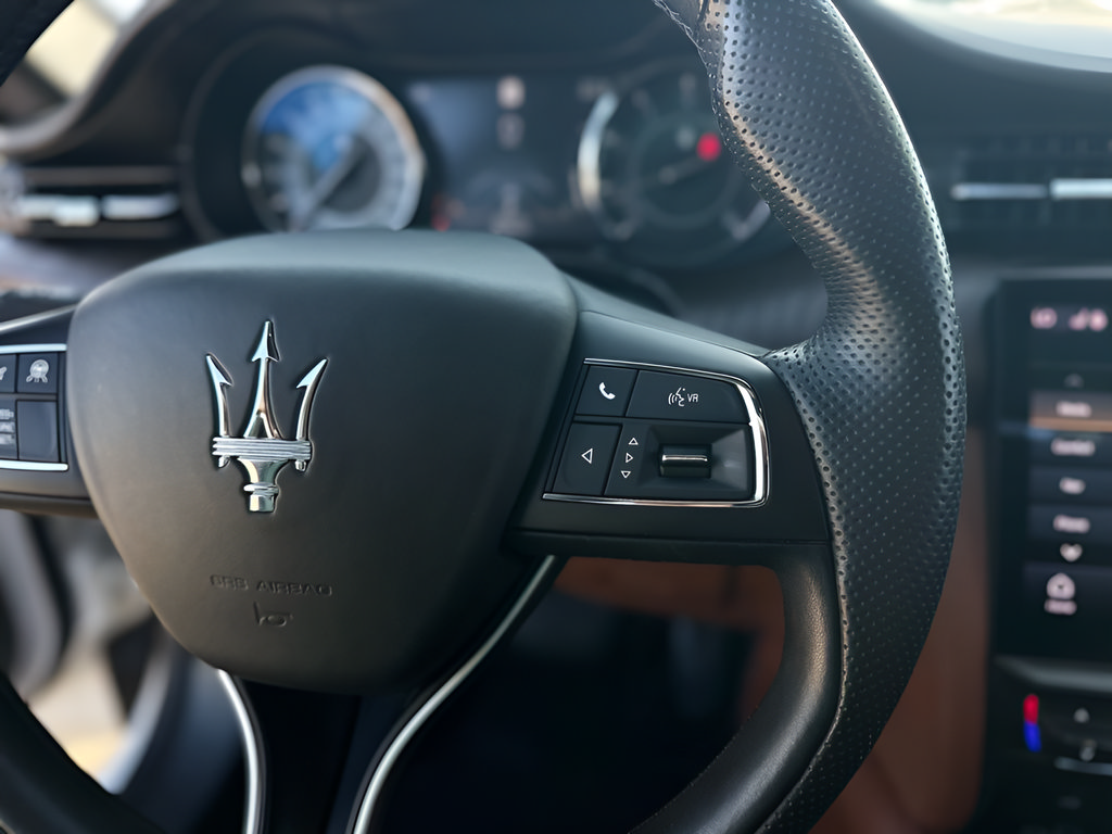 Used 2023 Maserati Quattroporte GT RWD image 12