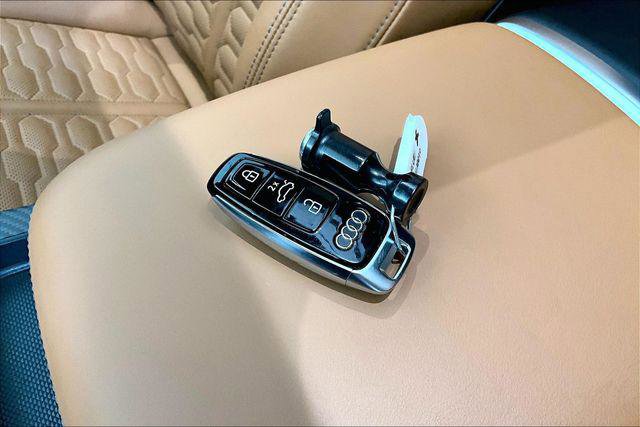 Certified 2025 Audi RS Q8 performance AWD/4WD image 35