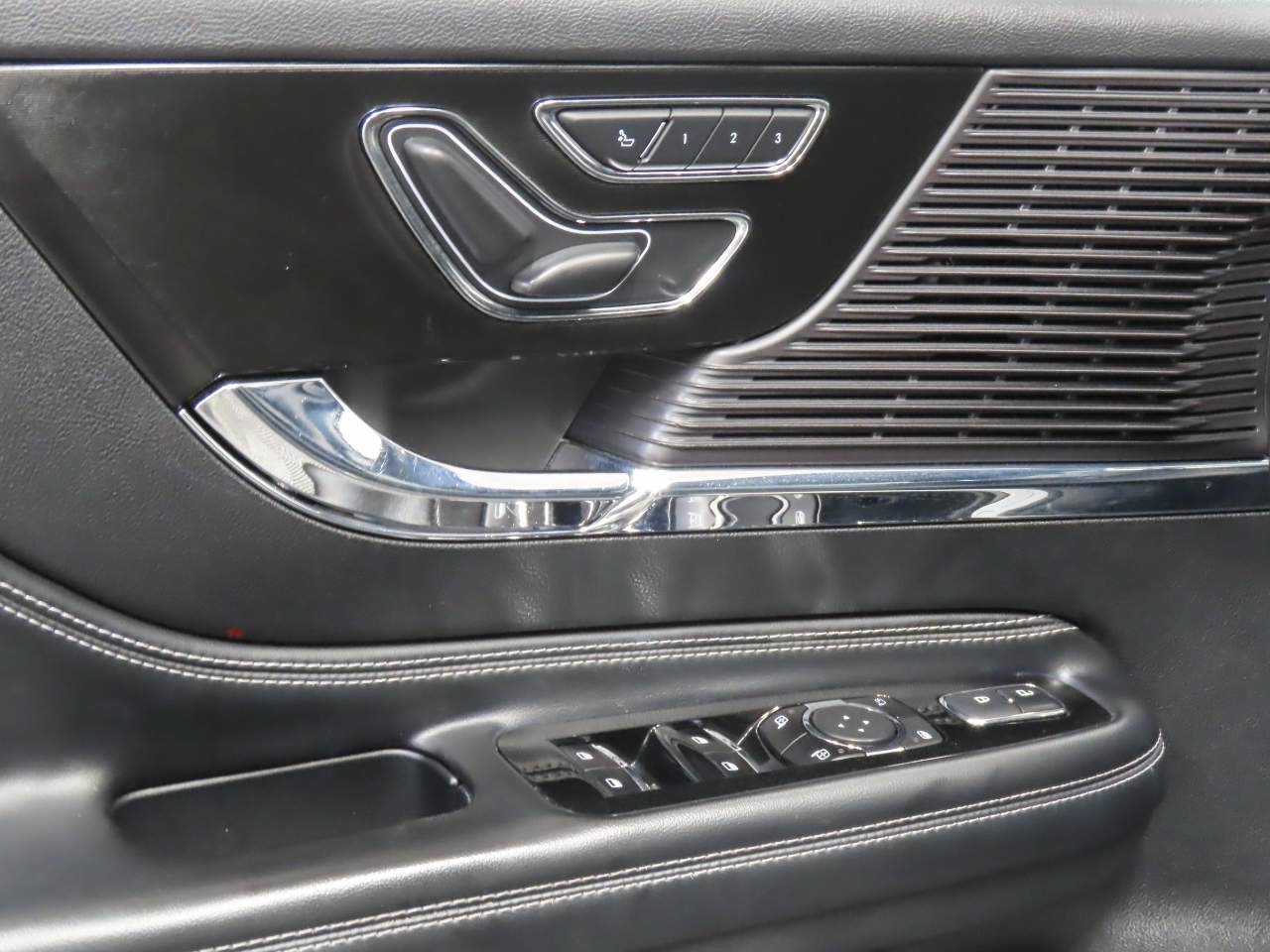 Used 2022 Lincoln Corsair Reserve FWD image 17