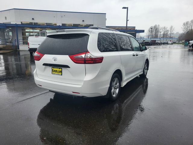 Used 2020 Toyota Sienna L image 6