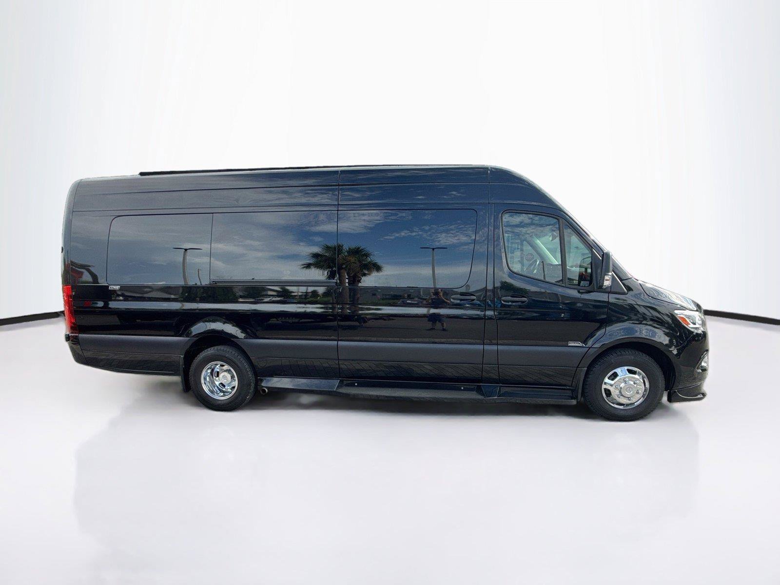 Used 2023 Mercedes-Benz Sprinter 3500 image 7