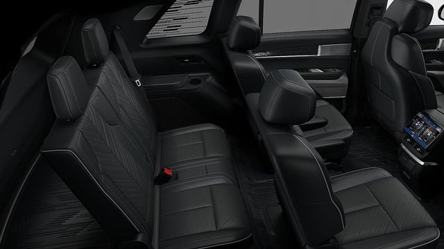 New 2026 Cadillac Vistiq Platinum w/ LPO, Floor Liner Package image 37