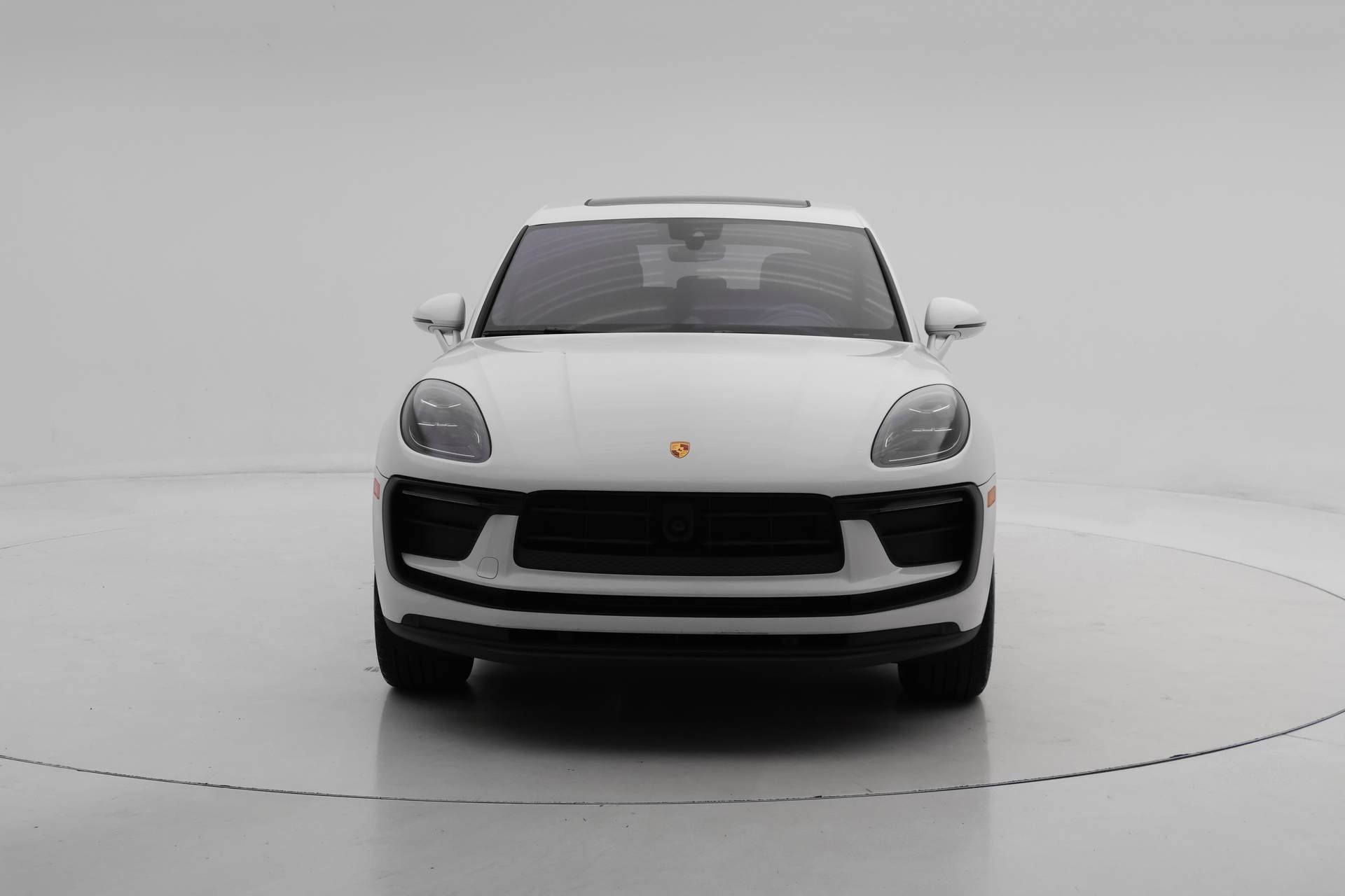Certified 2024 Porsche Macan image 7