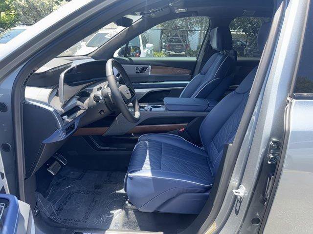New 2026 Cadillac Vistiq Premium Luxury AWD/4WD image 10