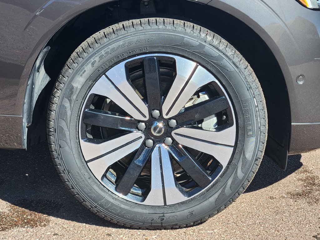 Used 2024 Volvo XC60 T8 Plus w/ Protection Package Premier AWD/4WD image 30