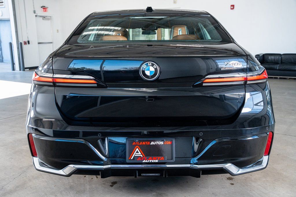 Used 2023 BMW 740i 740i w/ Parking Assistance Package image 7