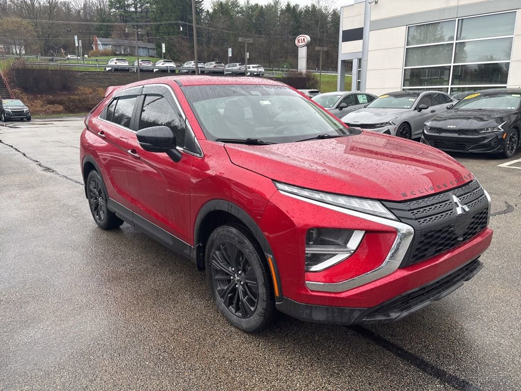 Used 2022 Mitsubishi Eclipse Cross LE image 1