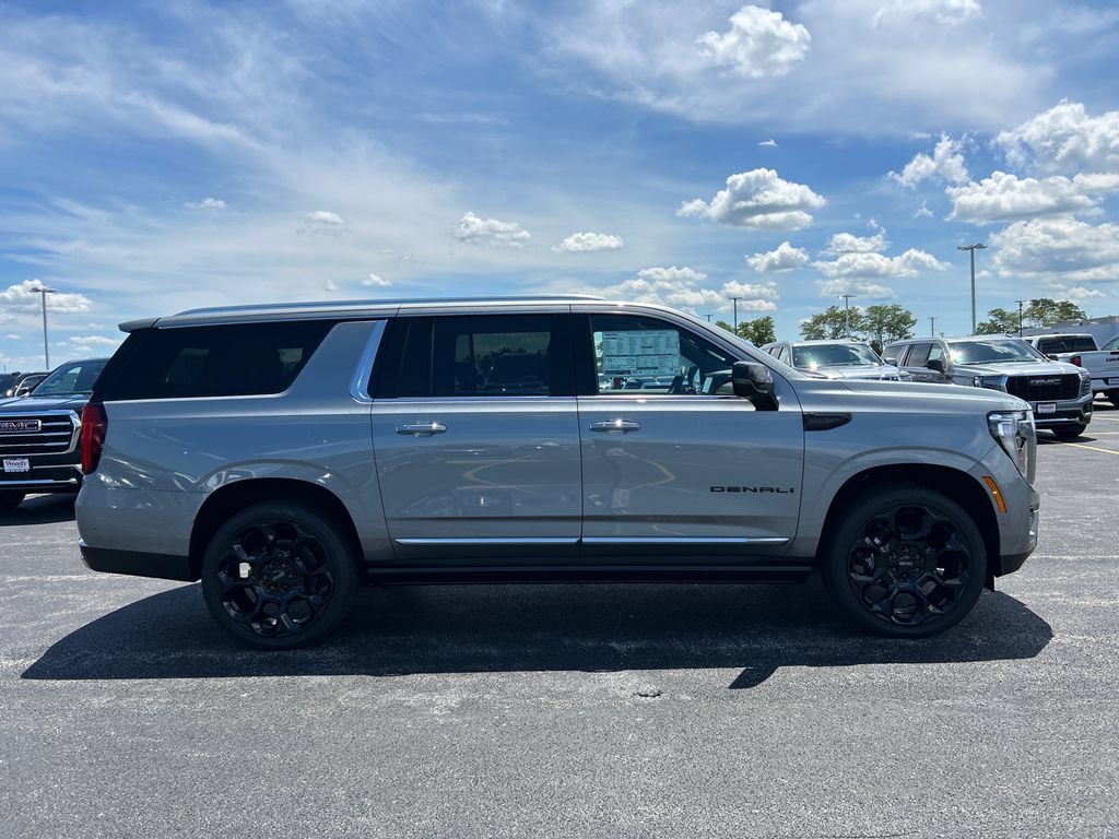 New 2026 GMC Yukon XL Denali w/ Denali Reserve Package AWD/4WD image 6