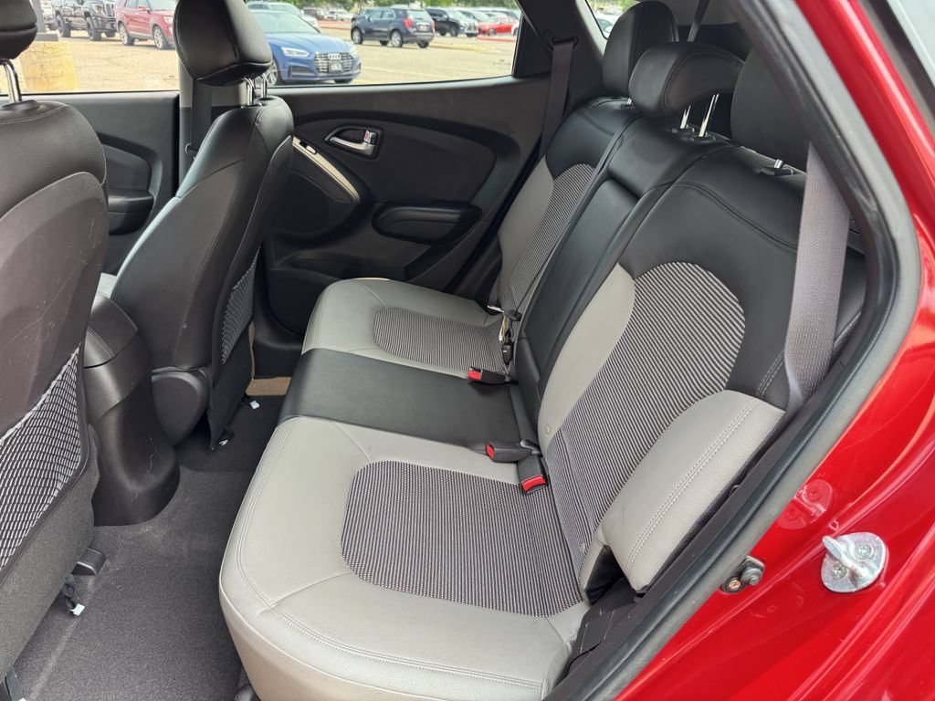 Used 2011 Hyundai Tucson GLS FWD image 25