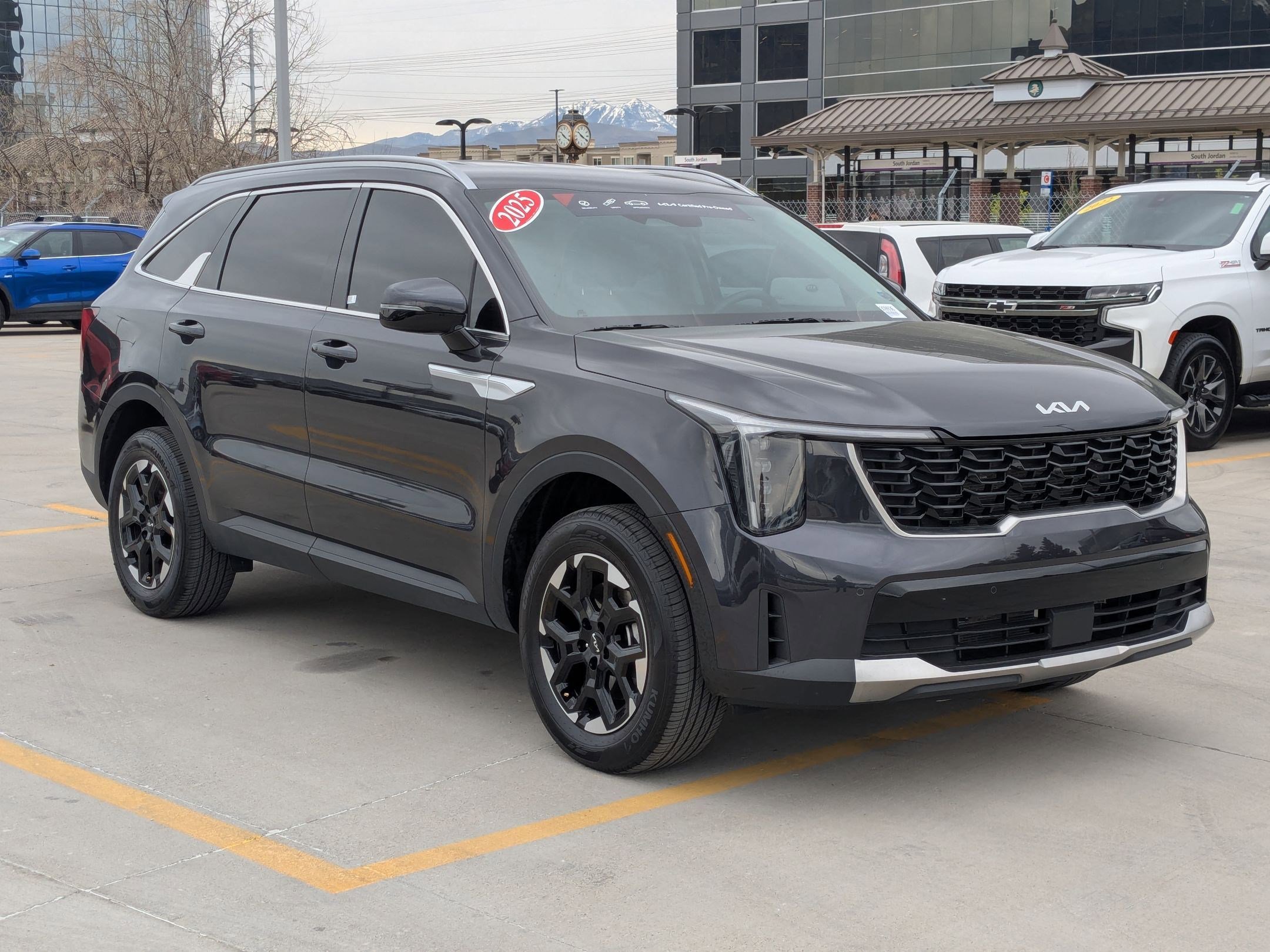 Certified 2025 Kia Sorento S image 7