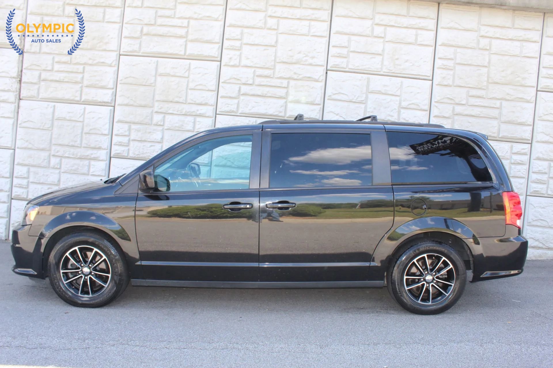 Used 2018 Dodge Grand Caravan GT FWD image 9