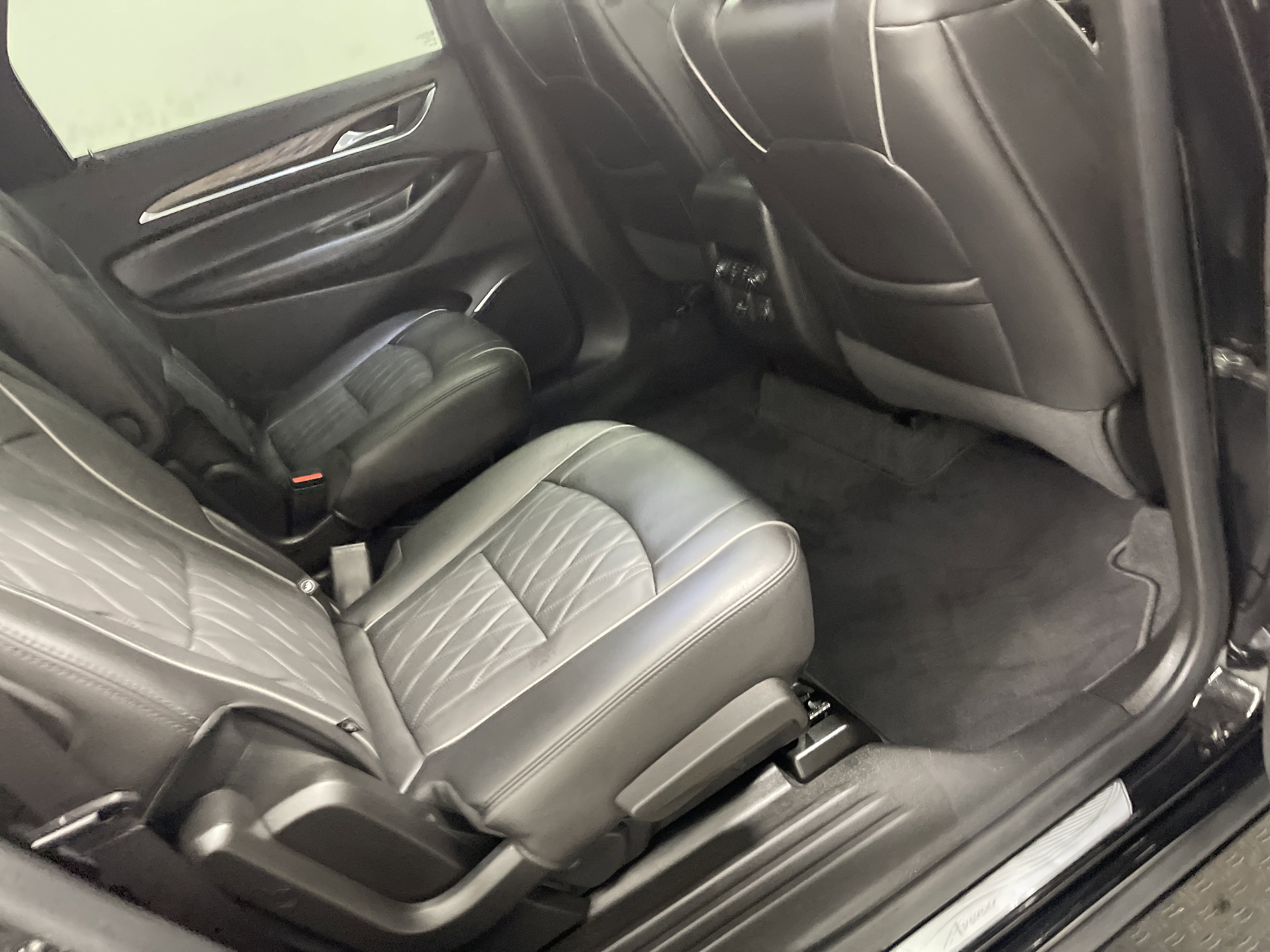 Used 2024 Buick Enclave Avenir image 22