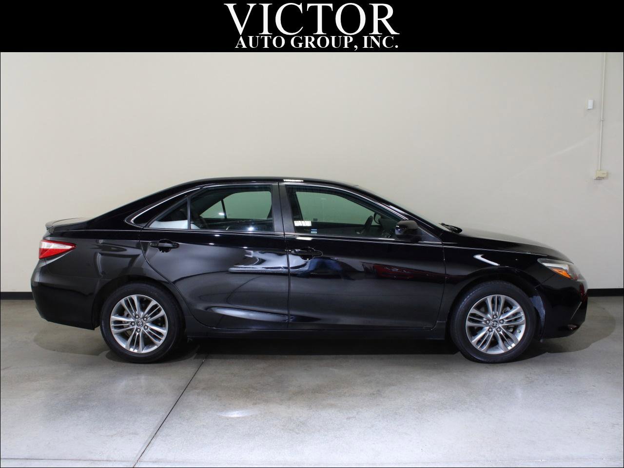 Used 2017 Toyota Camry SE image 9