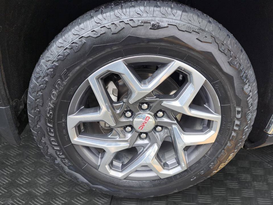 Used 2023 GMC Sierra 1500 SLT w/ SLT Premium Package AWD/4WD image 17