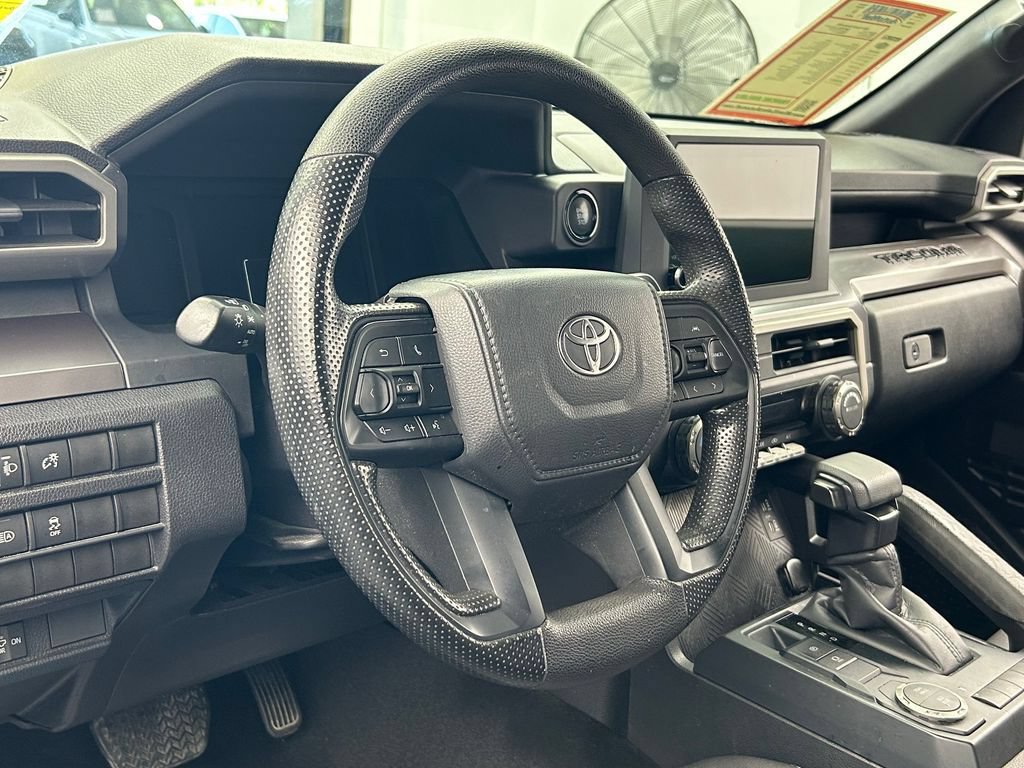 Used 2025 Toyota Tacoma SR5 RWD image 44