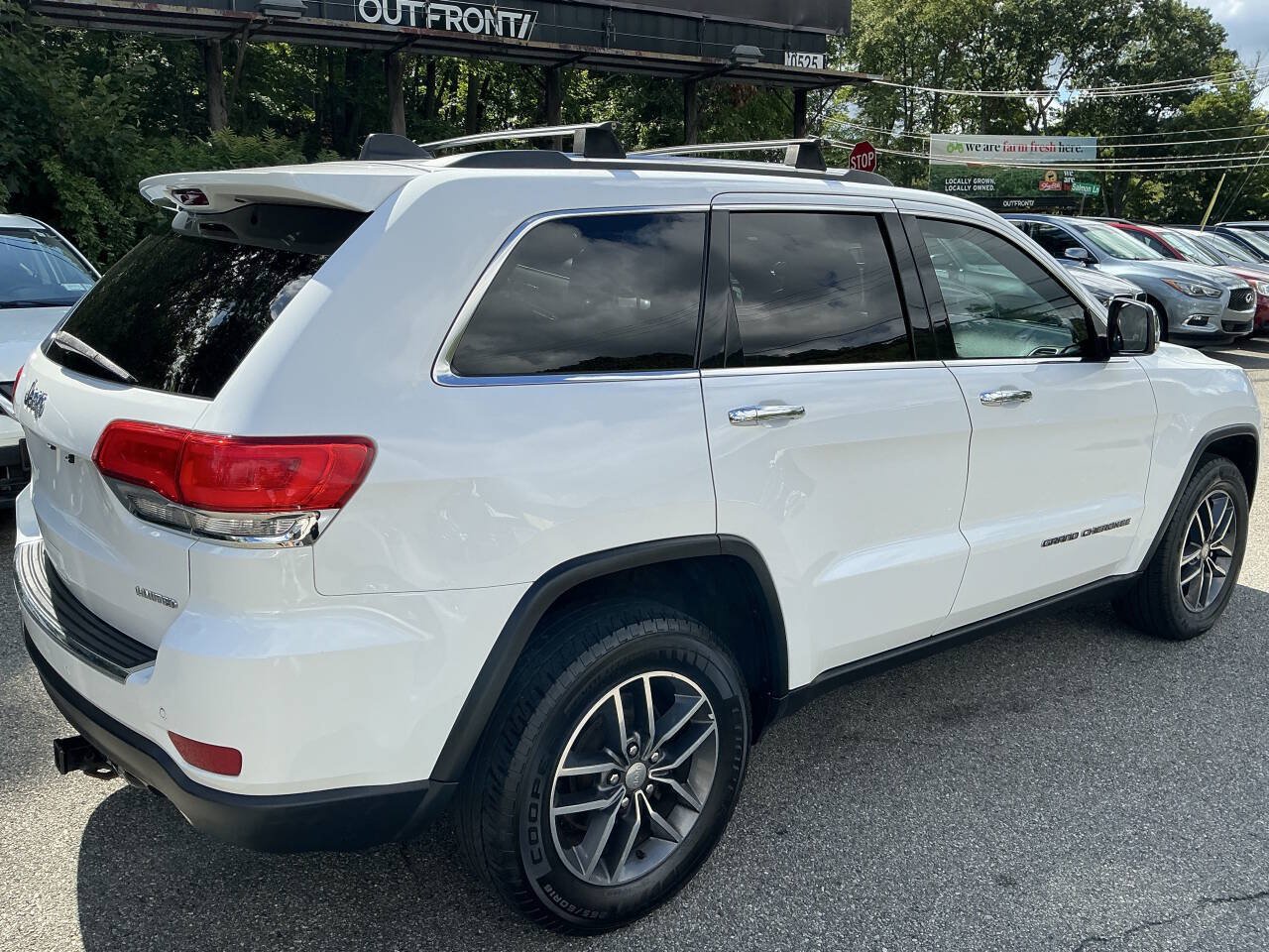 Used 2017 Jeep Grand Cherokee Limited AWD/4WD image 5