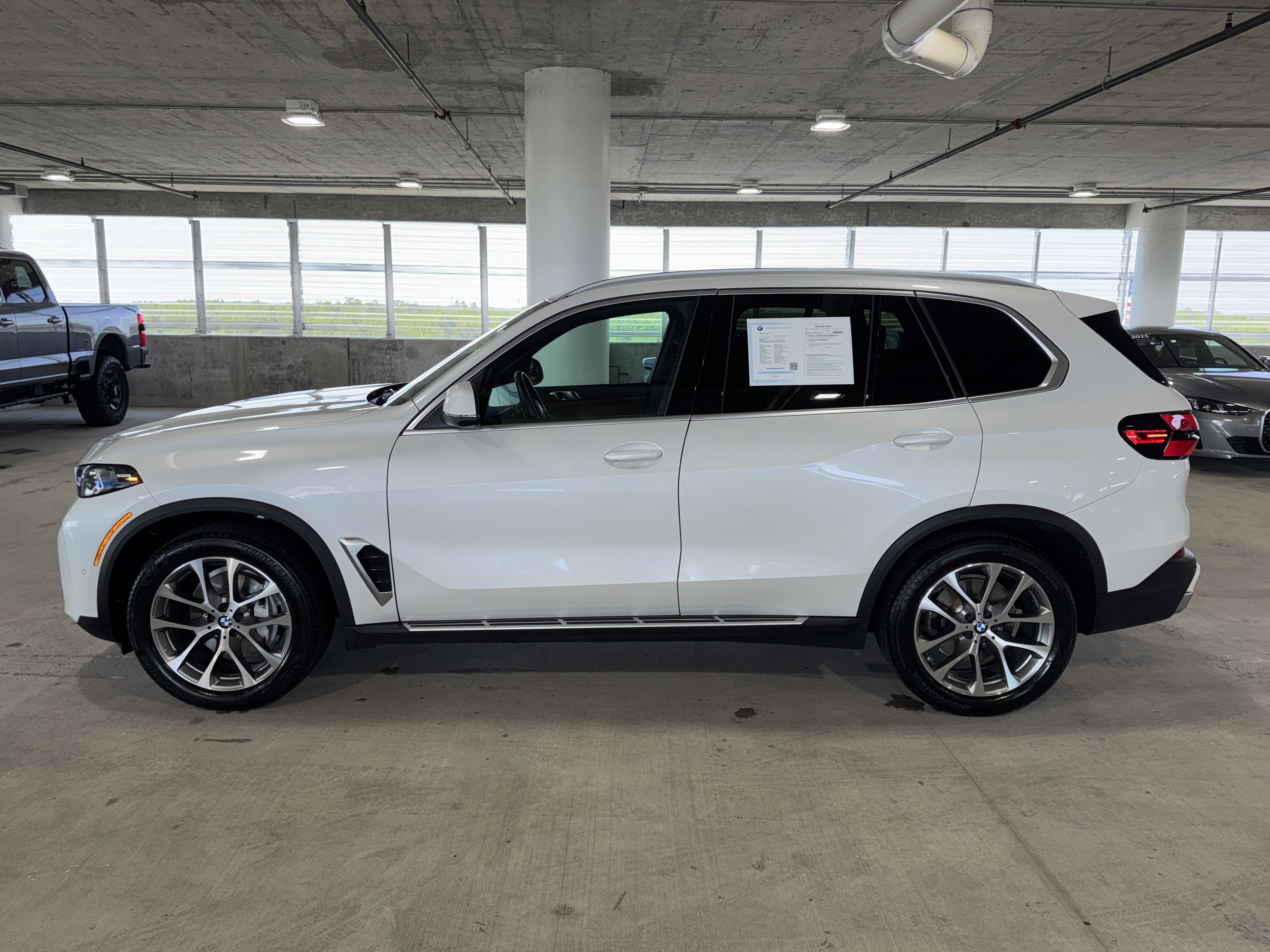 Used 2026 BMW X5 xDrive40i w/ Climate Comfort Package image 5