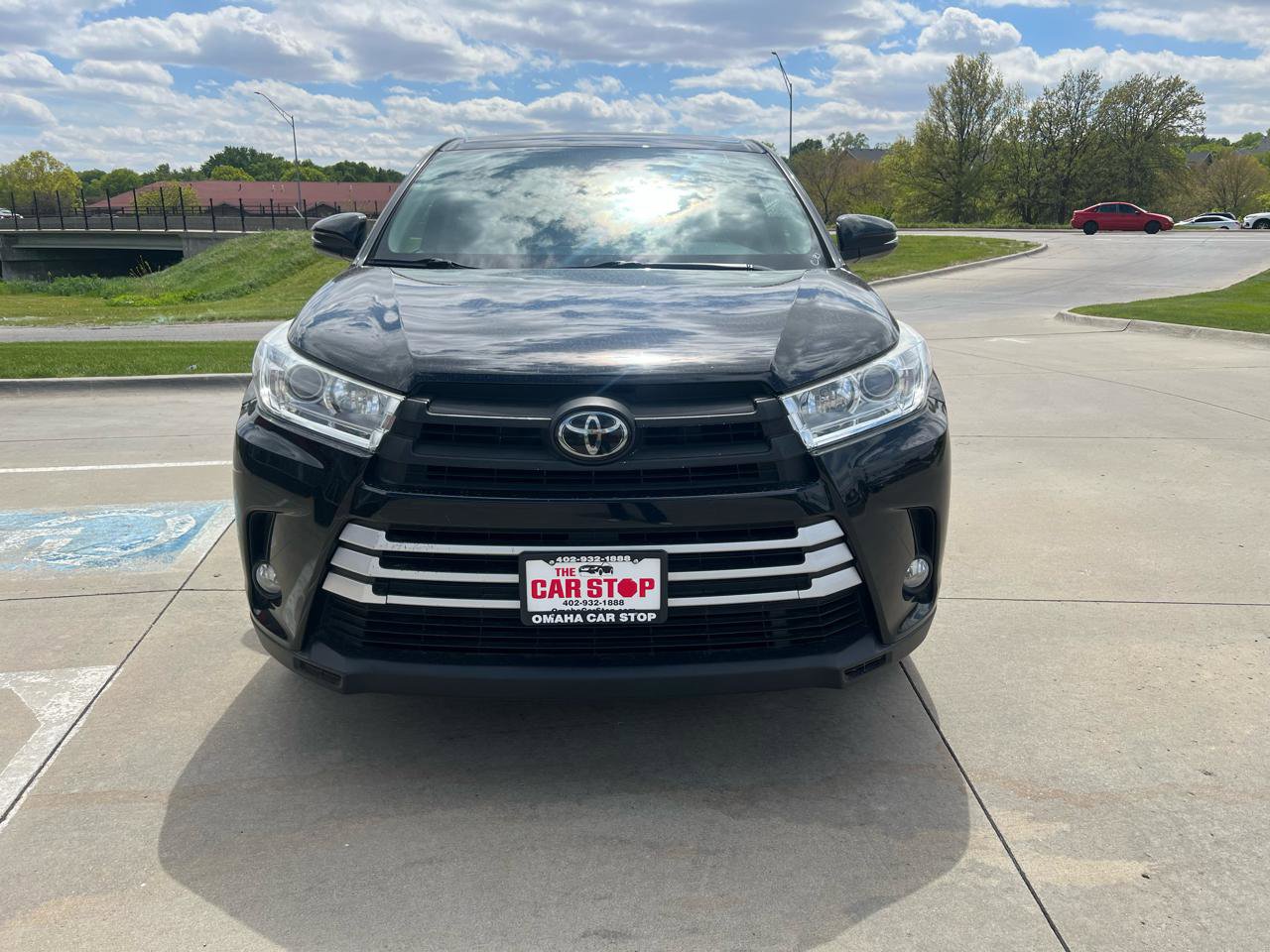 Used 2017 Toyota Highlander Plus w/ Carpet Mat Package AWD/4WD image 3