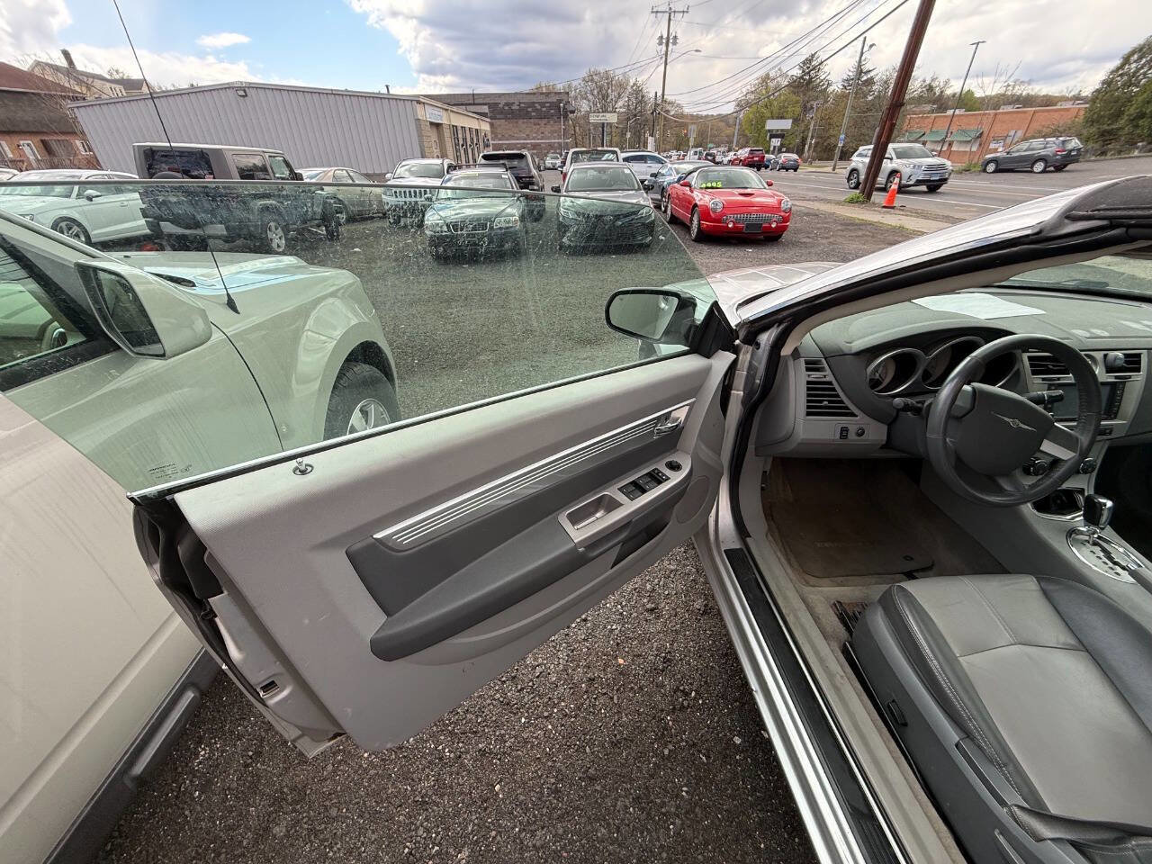 Used 2008 Chrysler Sebring Touring w/ Special Touring Group FWD image 9