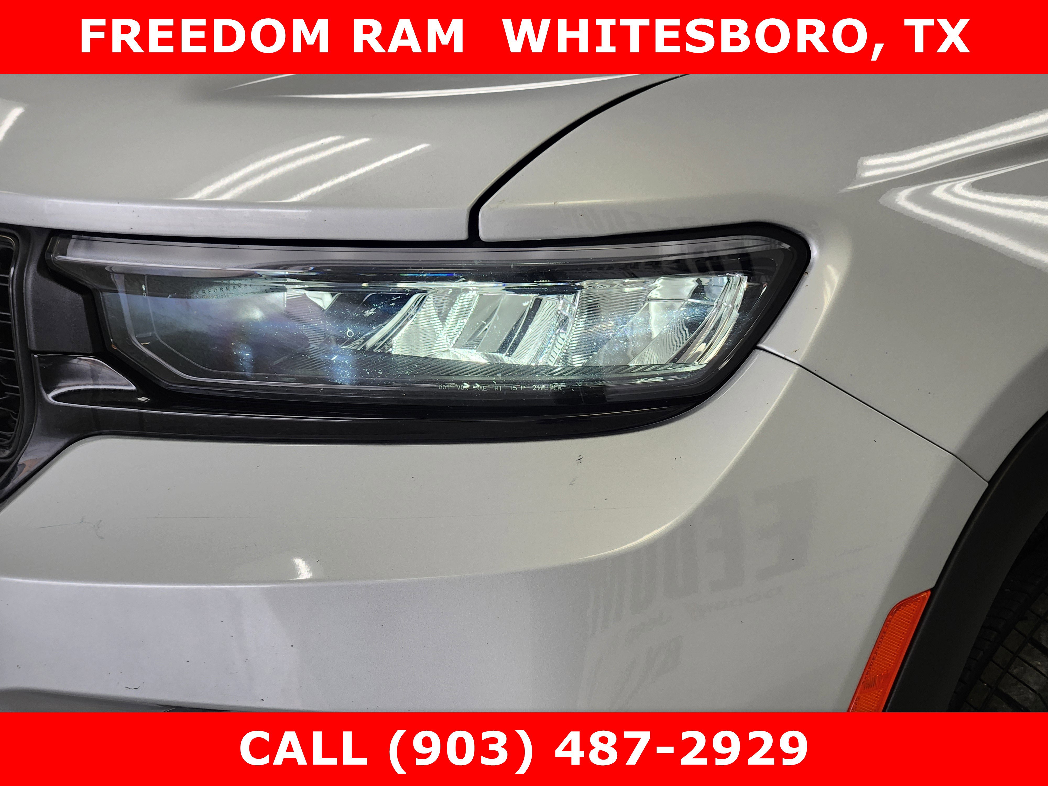 Used 2025 Jeep Grand Cherokee Altitude AWD/4WD image 5