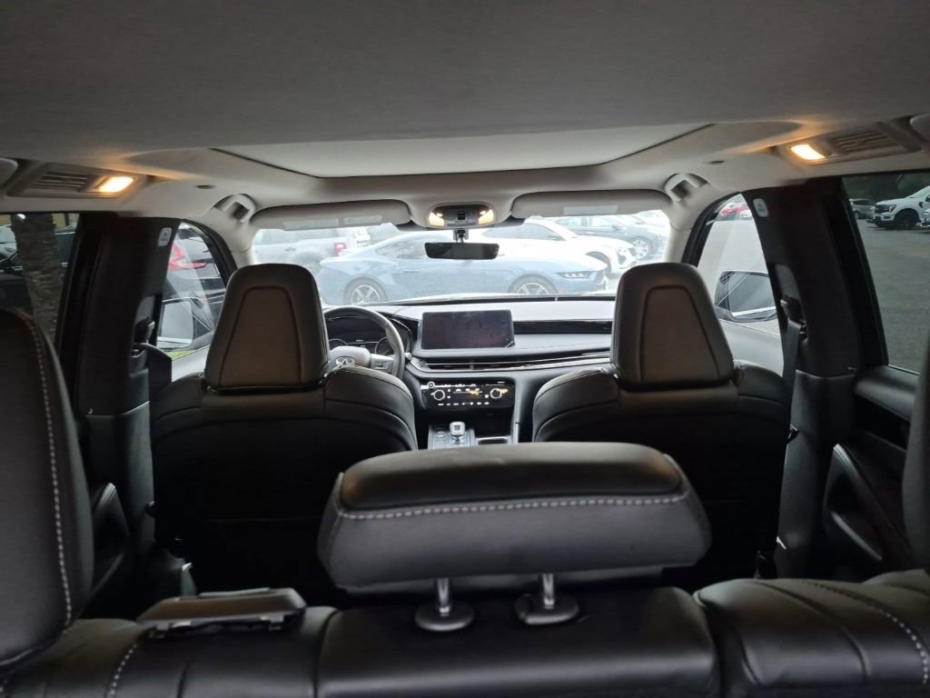 Used 2025 INFINITI QX60 Pure FWD image 16
