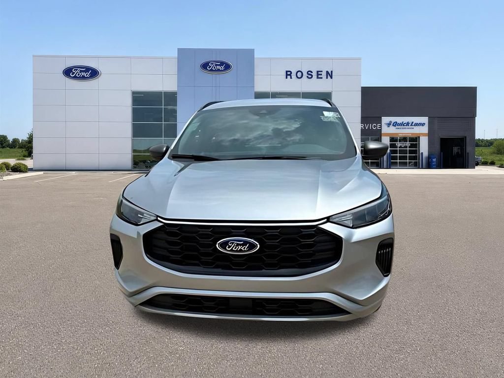 Used 2024 Ford Escape ST-Line w/ Tech Pack #1 AWD/4WD image 3