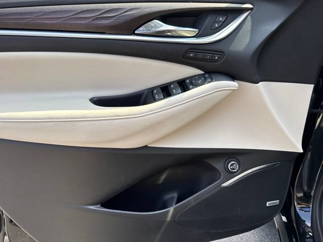 Used 2023 Buick Enclave Avenir w/ Avenir Technology Package FWD image 9