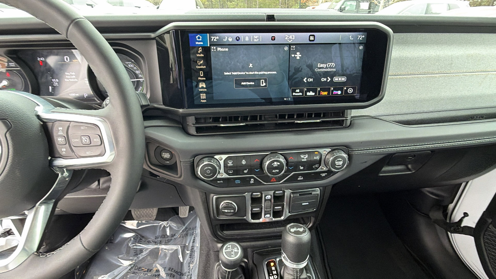 Used 2025 Jeep Wrangler Sahara image 31