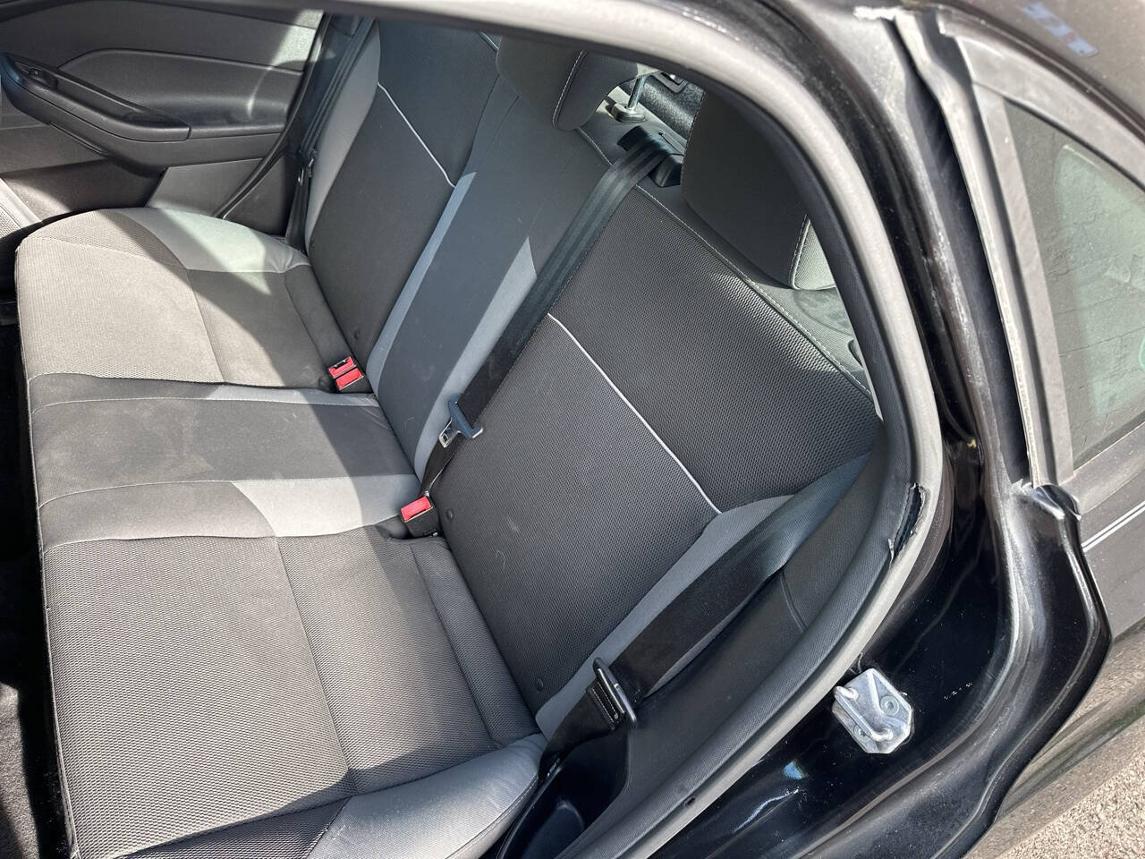 Used 2014 Ford Focus SE FWD image 5