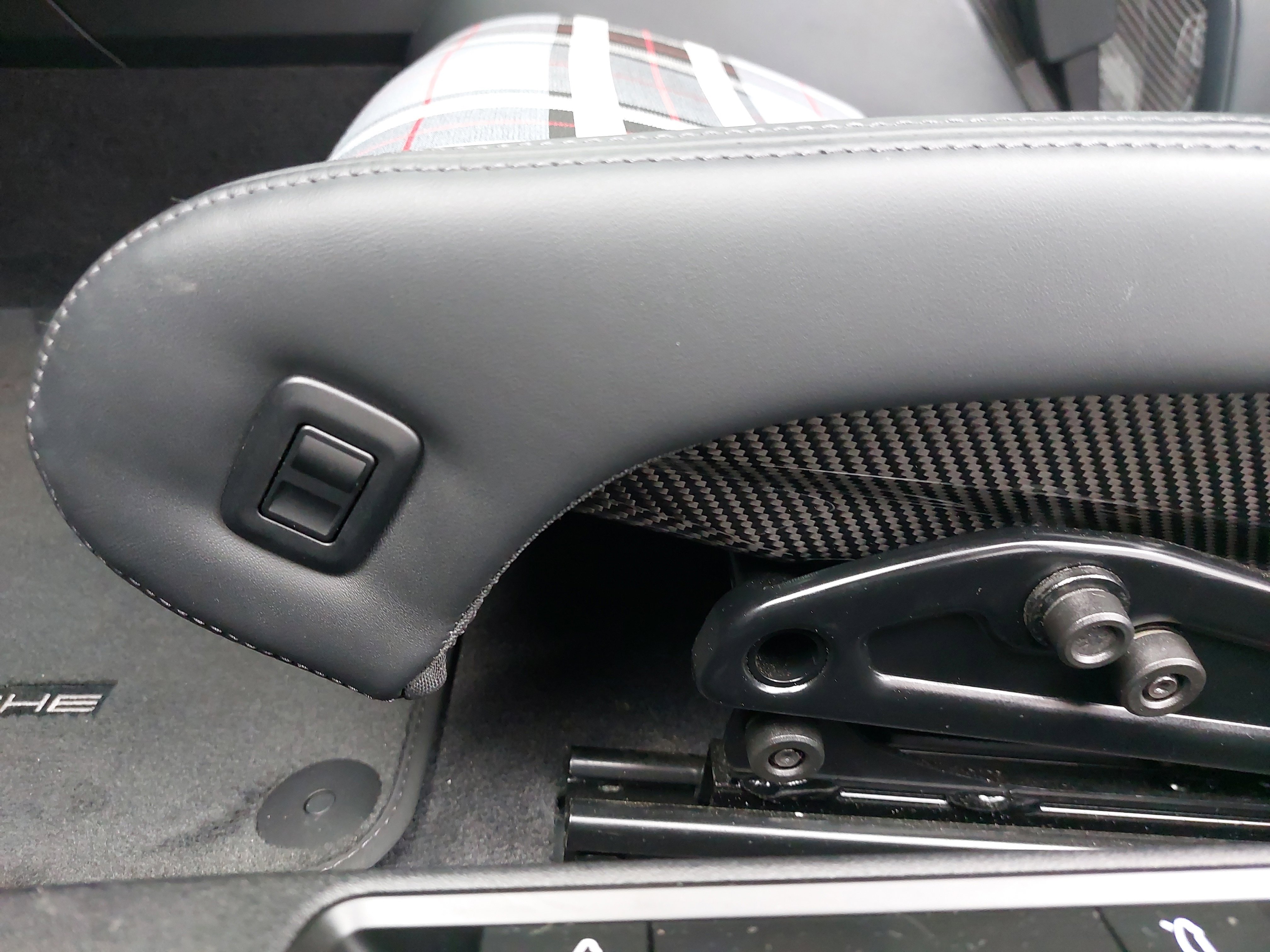 Certified 2024 Porsche 911 Carrera GTS image 27
