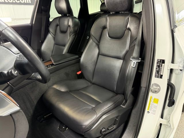 Used 2023 Volvo XC60 B5 Plus w/ Climate Package image 24