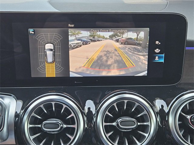 Used 2023 Mercedes-Benz EQB 300 4MATIC image 17