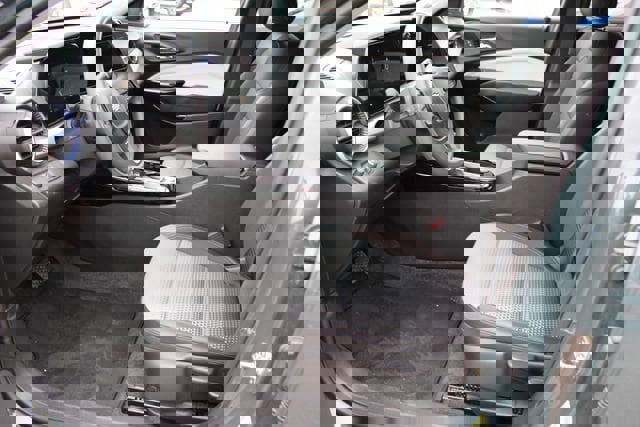 Used 2025 Chevrolet Trax LT image 15