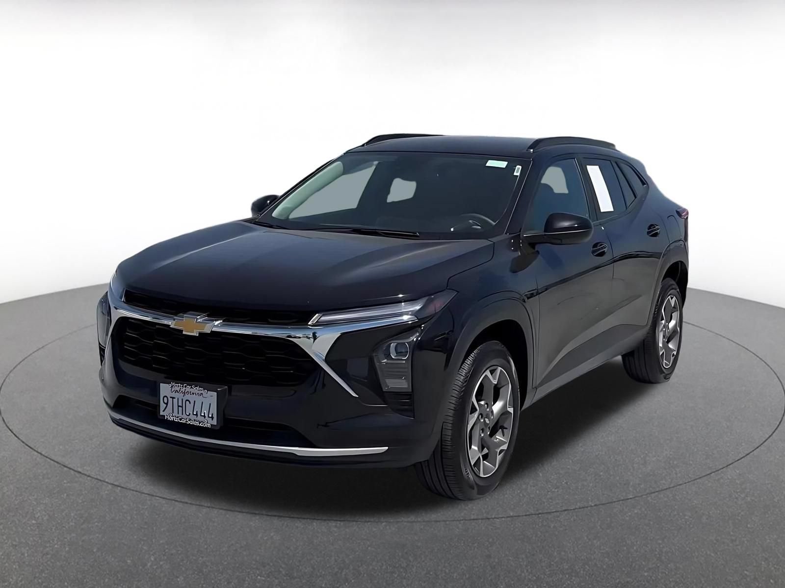 Used 2025 Chevrolet Trax LT FWD image 7