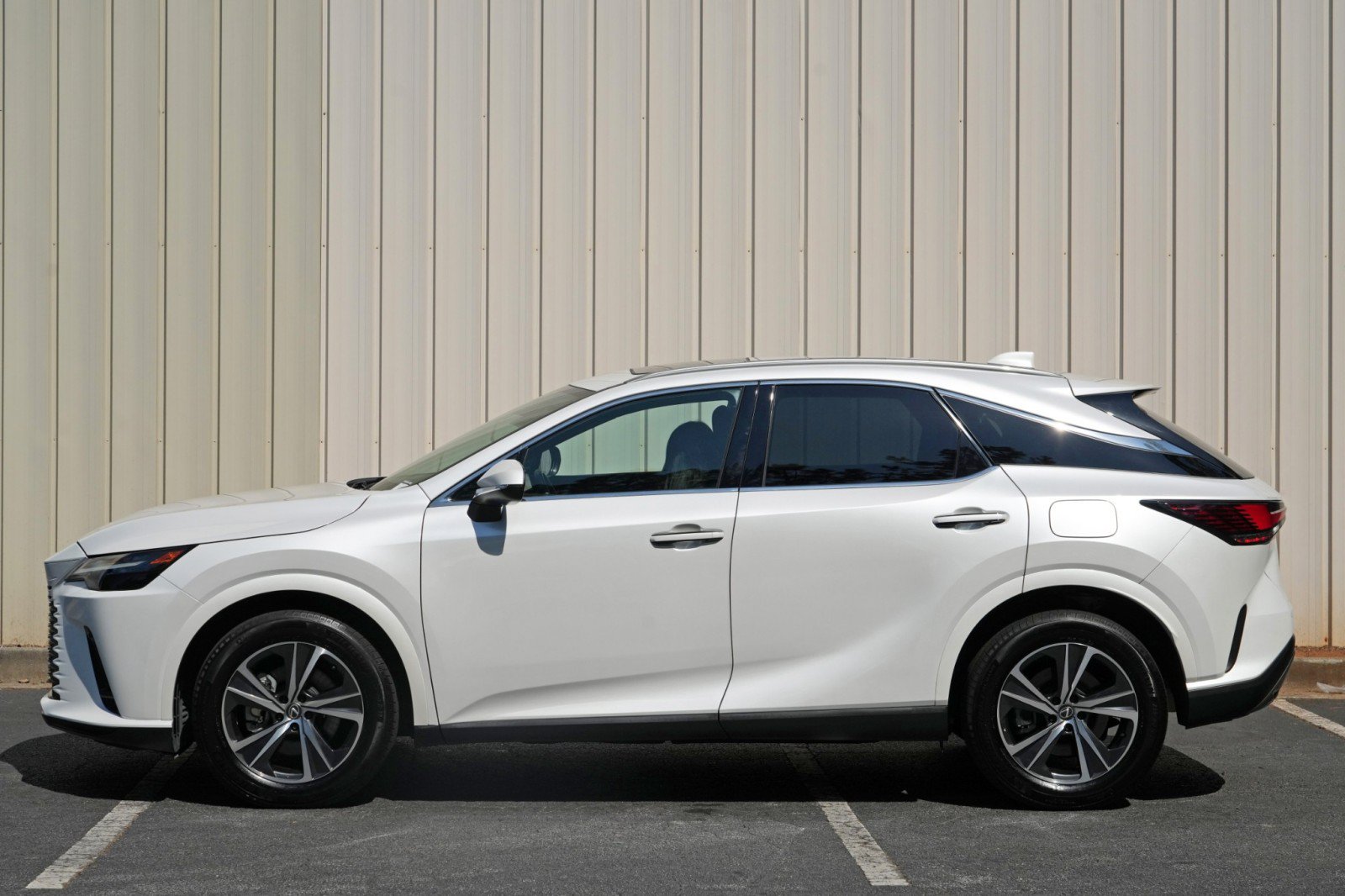 Used 2023 Lexus RX 350h w/ Cold Area Package AWD/4WD image 50