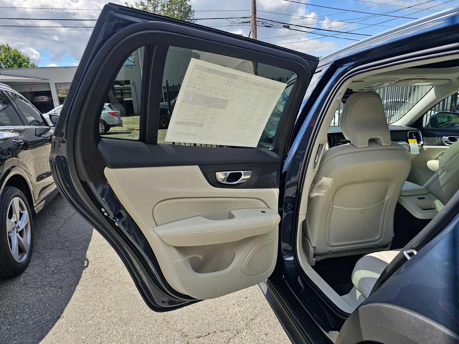 New 2026 Volvo V60 B5 Cross Country Plus w/ Protection Package Premier AWD/4WD image 17