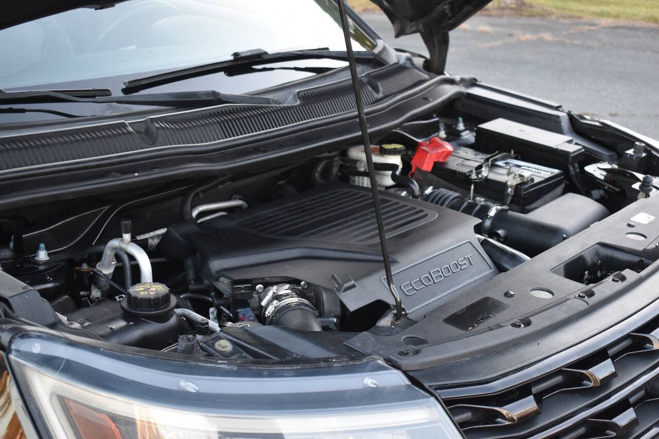 Used 2016 Ford Explorer Sport w/ Equipment Group 401A AWD/4WD image 35
