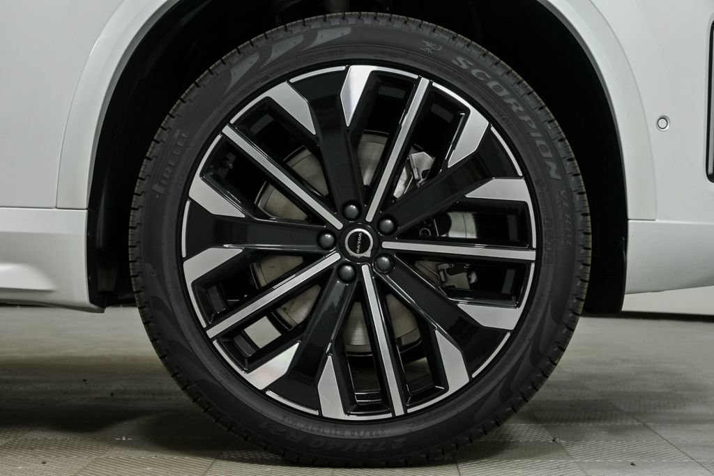 New 2026 Volvo XC90 B6 Plus w/ Protection Package Premier AWD/4WD image 40