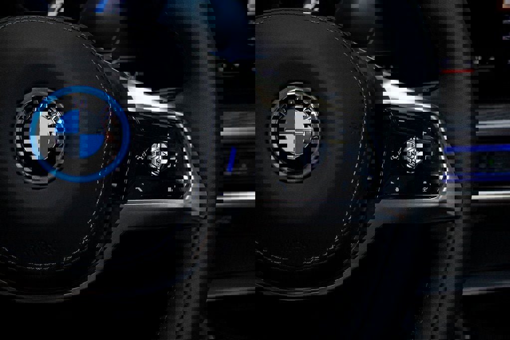 Used 2025 BMW i7 eDrive50 w/ Premium Package RWD image 27