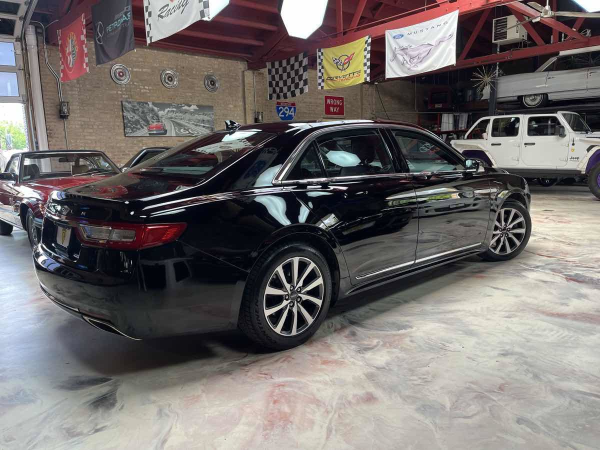 Used 2018 Lincoln Continental Premiere AWD/4WD image 2
