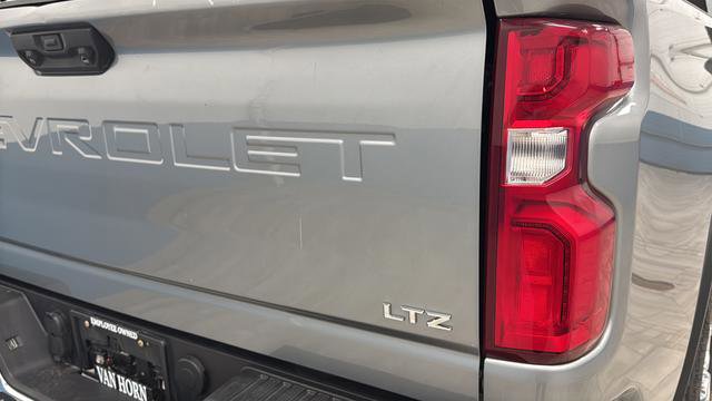 Used 2024 Chevrolet Silverado 2500 LTZ w/ LTZ Plus Package AWD/4WD image 33