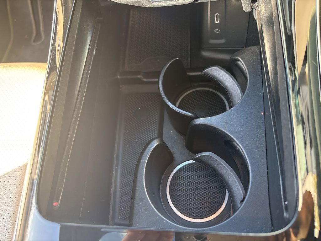 Used 2024 Mercedes-Benz GLC 300 image 27